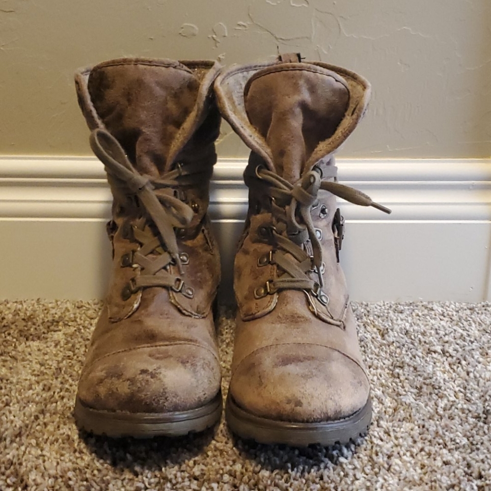 Roxy Combat Style Lace Up Boots